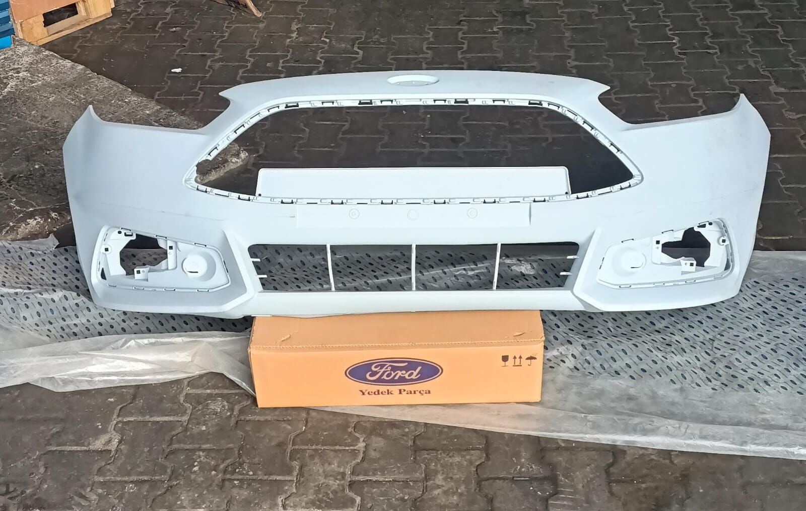 Ford Focus ST Ön Tampon 2014-2019